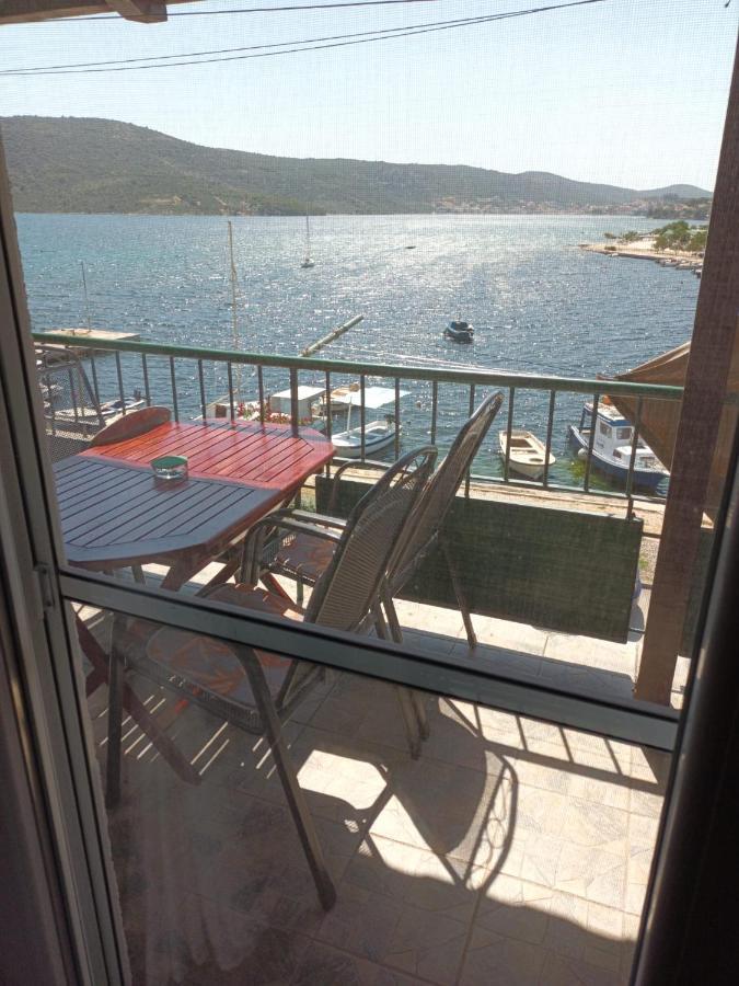 Sea View Apartment Sunrise Poljica & Blue Lagoon Rent A Boat Eksteriør bilde